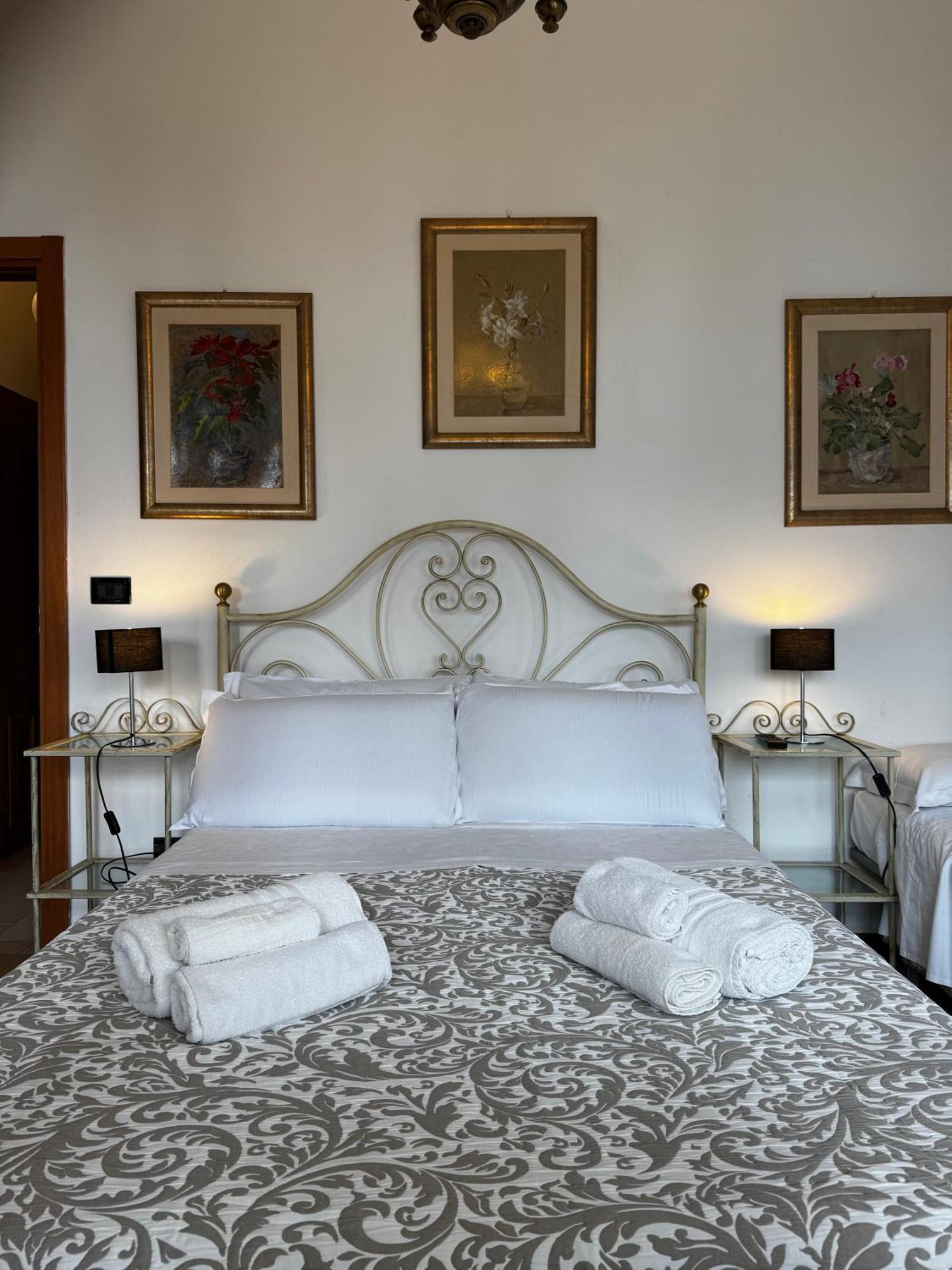 Wonderful Lake View Apartments With Pool With Breakfast Gardasee 토리델베나코 외부 사진