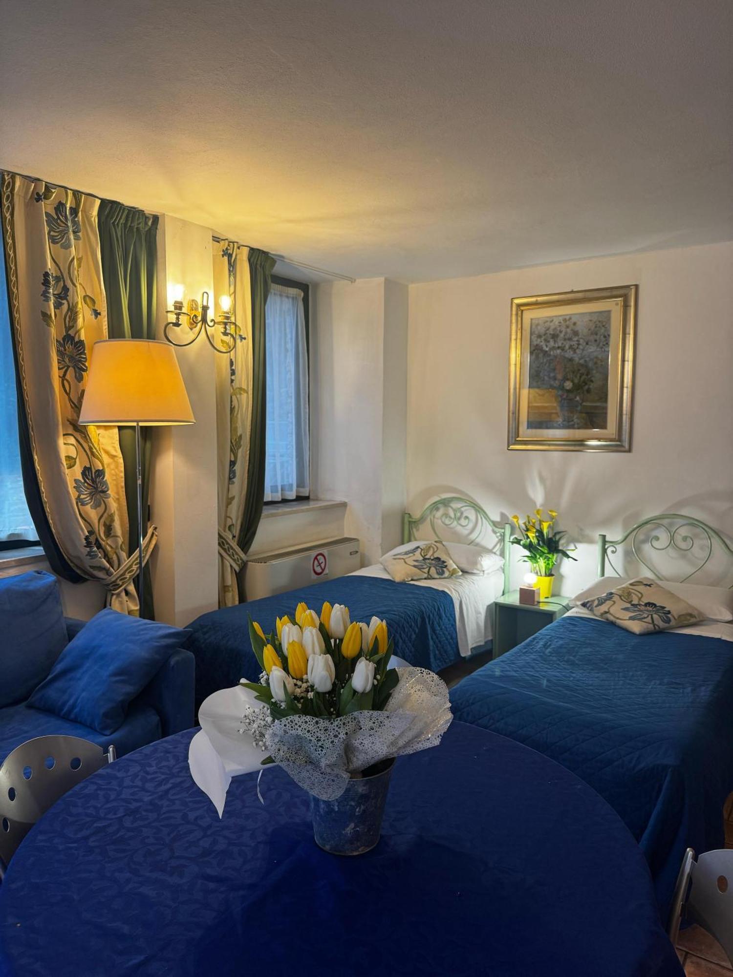 Wonderful Lake View Apartments With Pool With Breakfast Gardasee 토리델베나코 외부 사진
