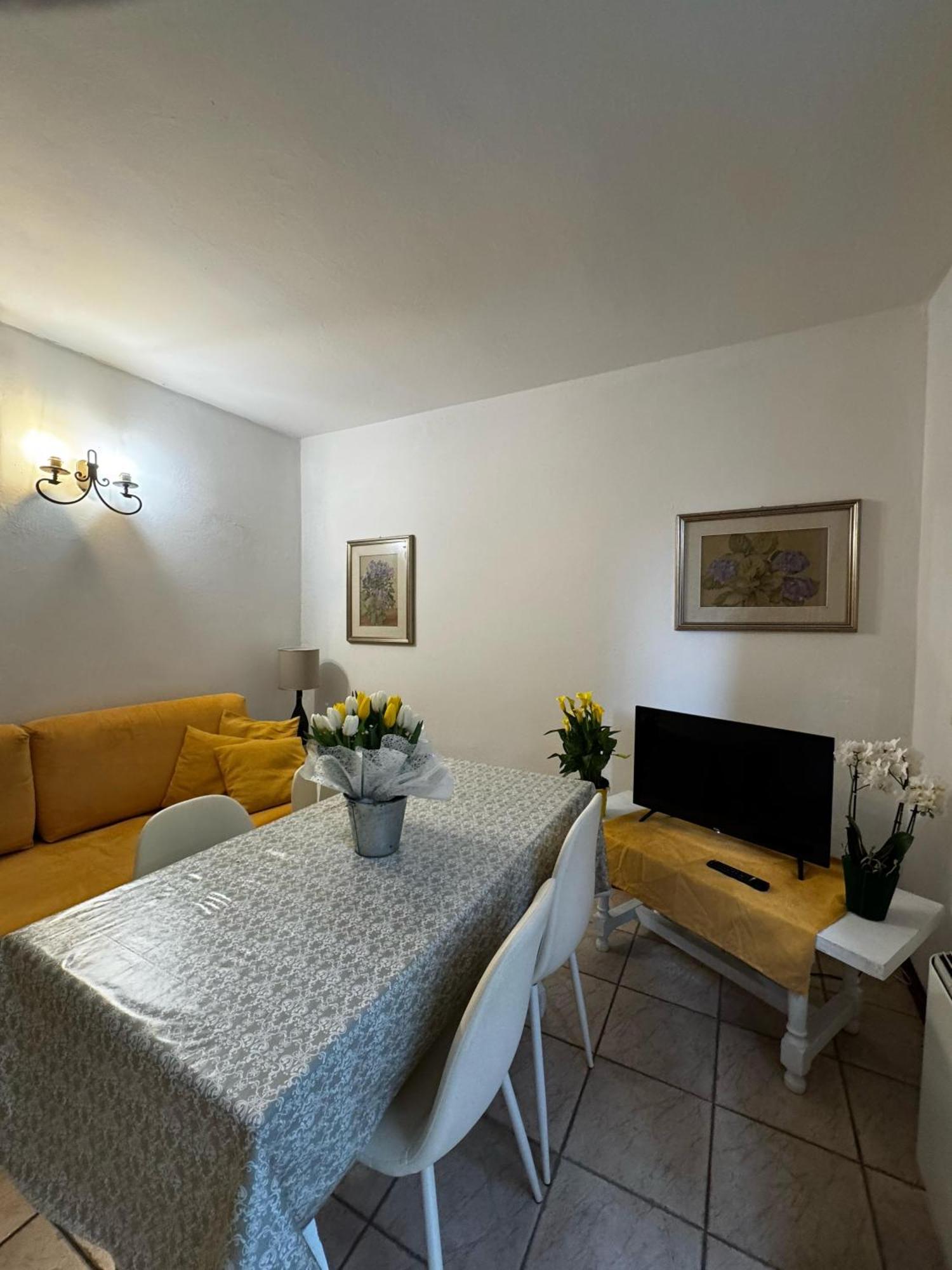 Wonderful Lake View Apartments With Pool With Breakfast Gardasee 토리델베나코 외부 사진