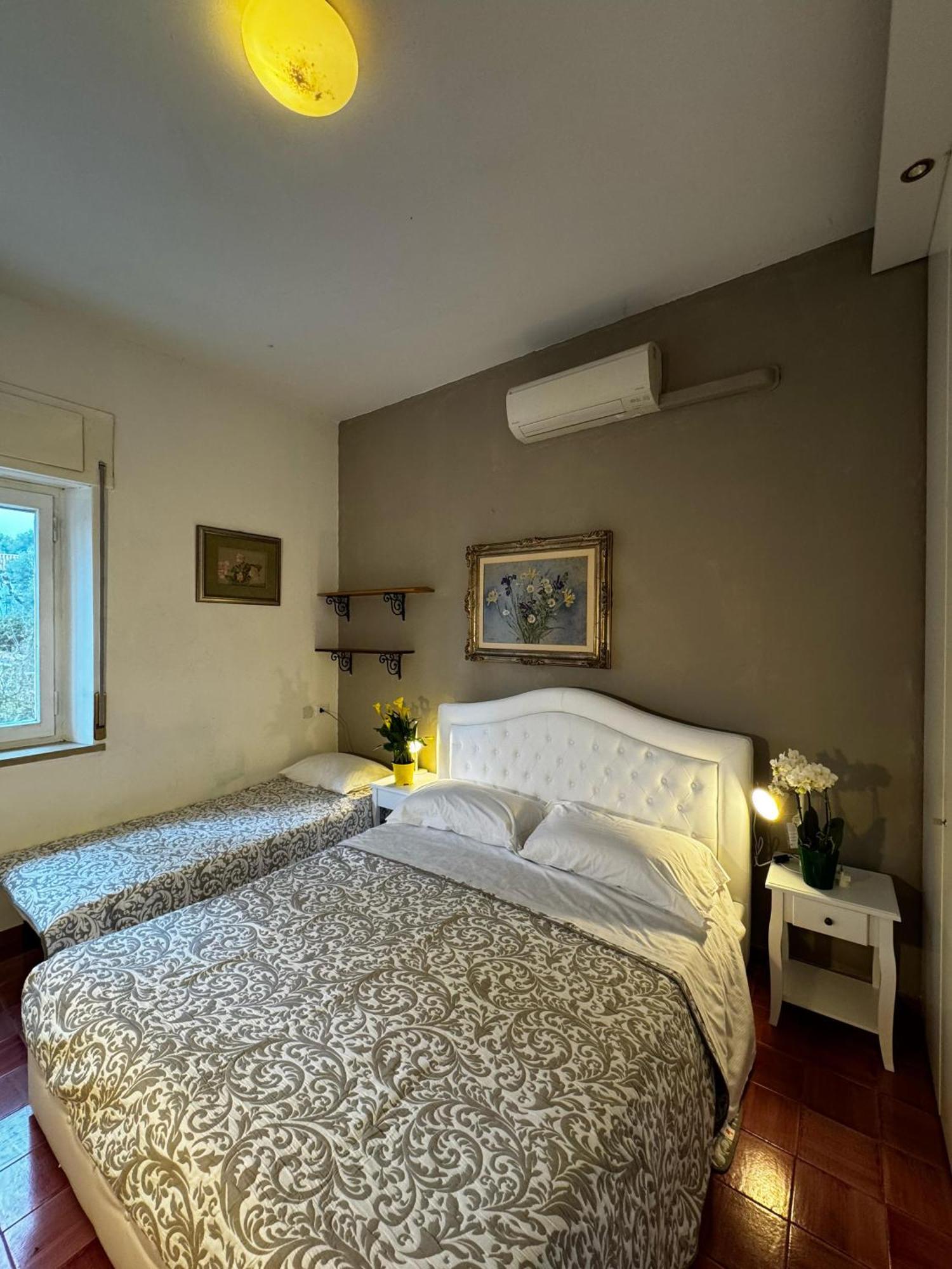 Wonderful Lake View Apartments With Pool With Breakfast Gardasee 토리델베나코 외부 사진