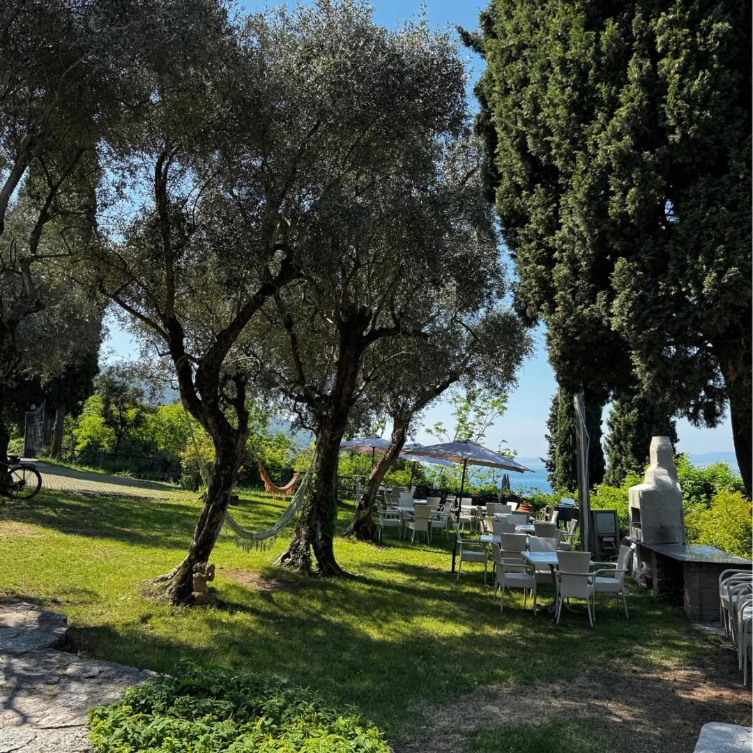 Wonderful Lake View Apartments With Pool With Breakfast Gardasee 토리델베나코 외부 사진
